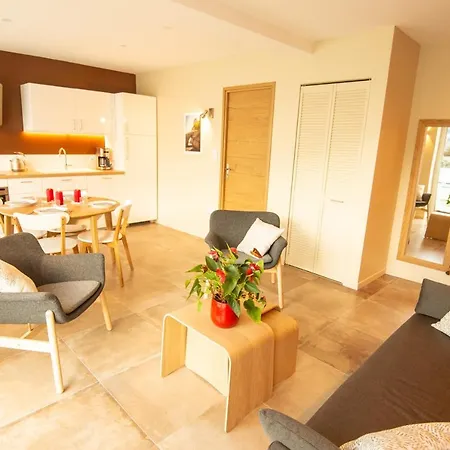 De La Petite Ecole Holiday home *